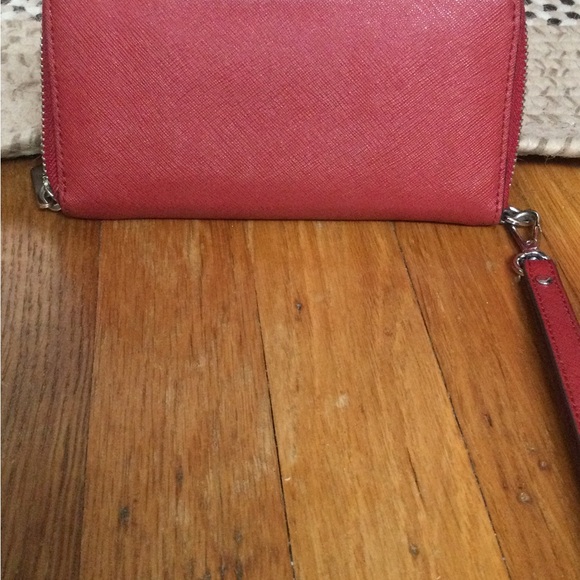 Michael Kors zip around wallet - Picture 3 of 11